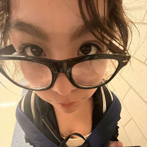 Meet your Posher, Dania